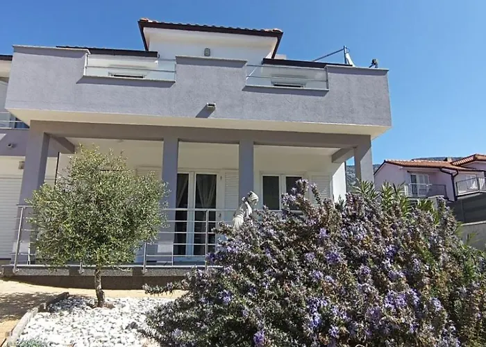 Villa Kuca Za Odmor Ruza Tribalj (Primorsko-Goranska)